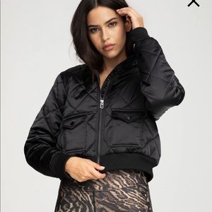 Good American Women’s Black puffer jacket